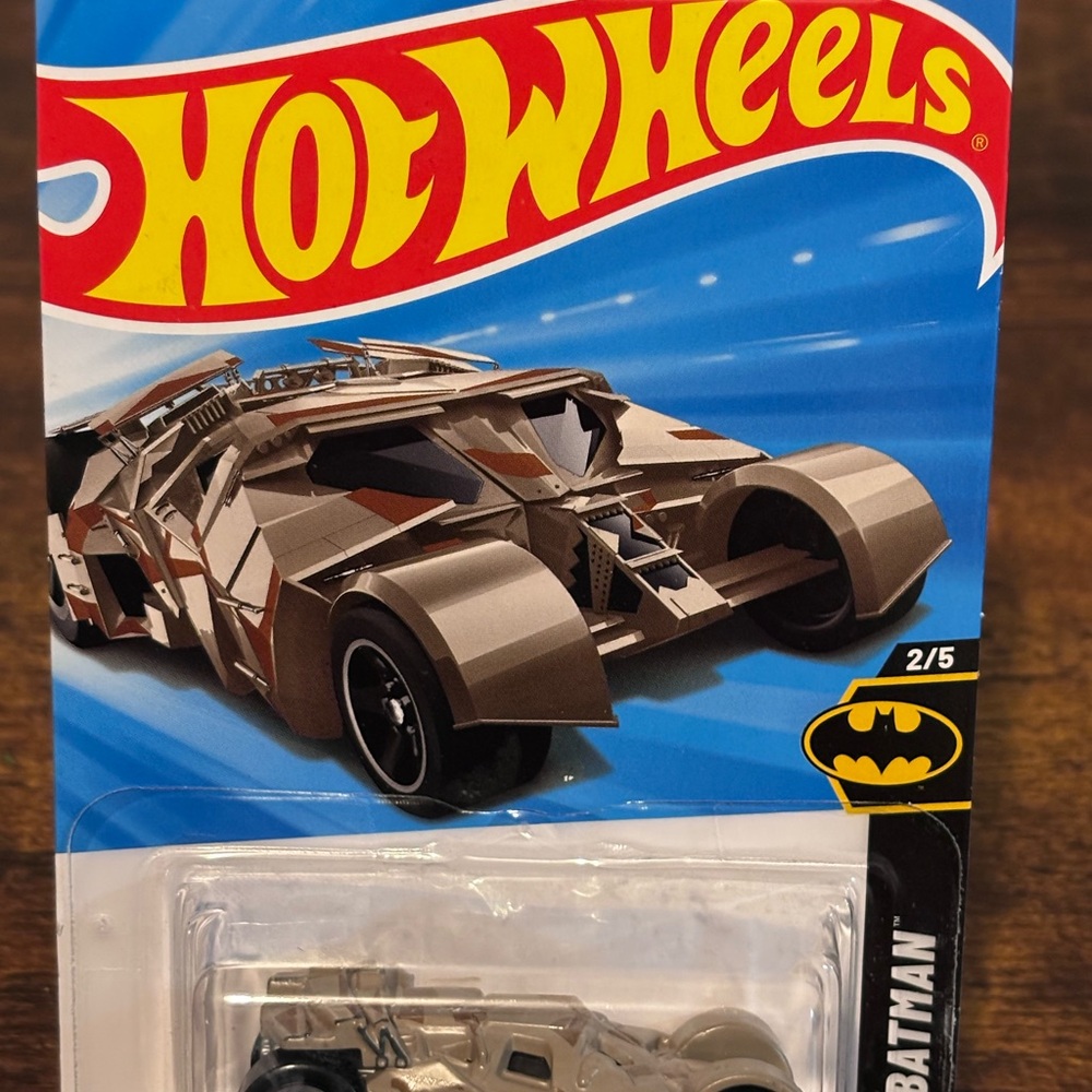 Mattel Hot Wheels Batman The Dark Knight Batmobile 2/5 DC Comics
